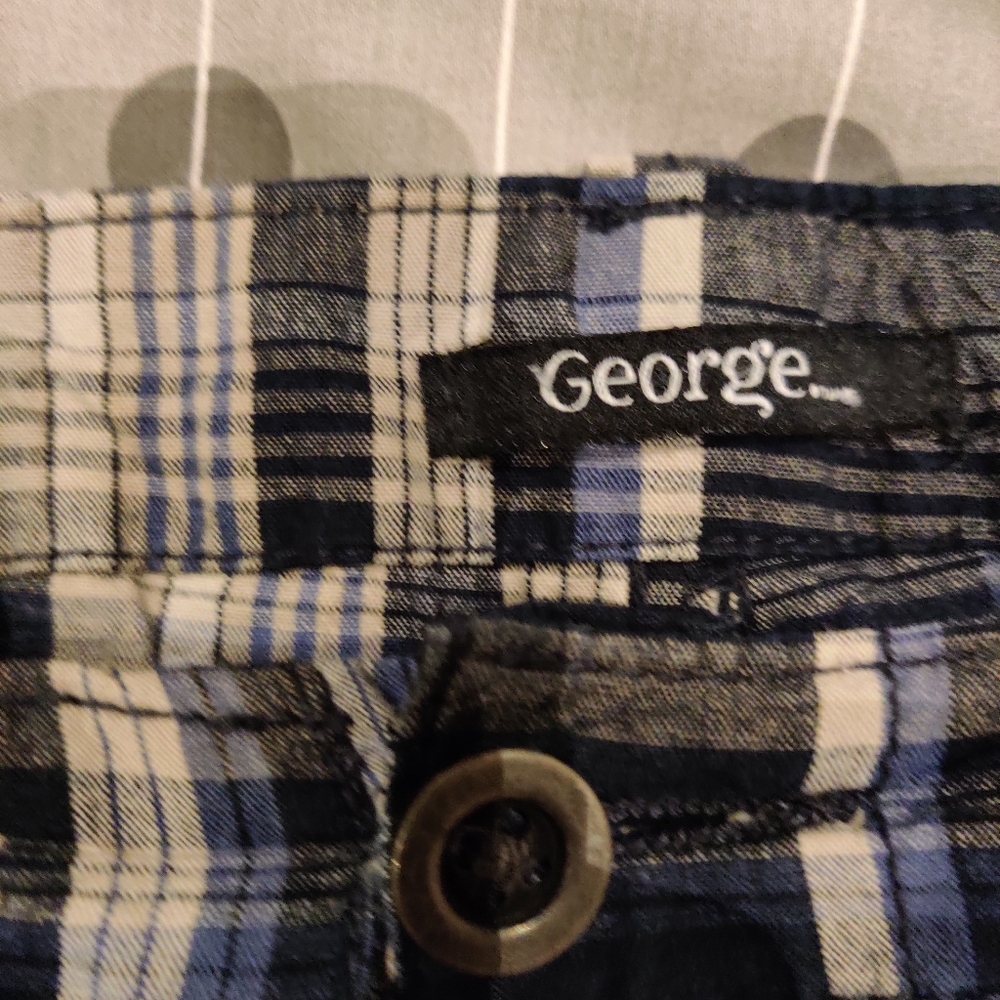 George Shorts - Picture 3 of 4